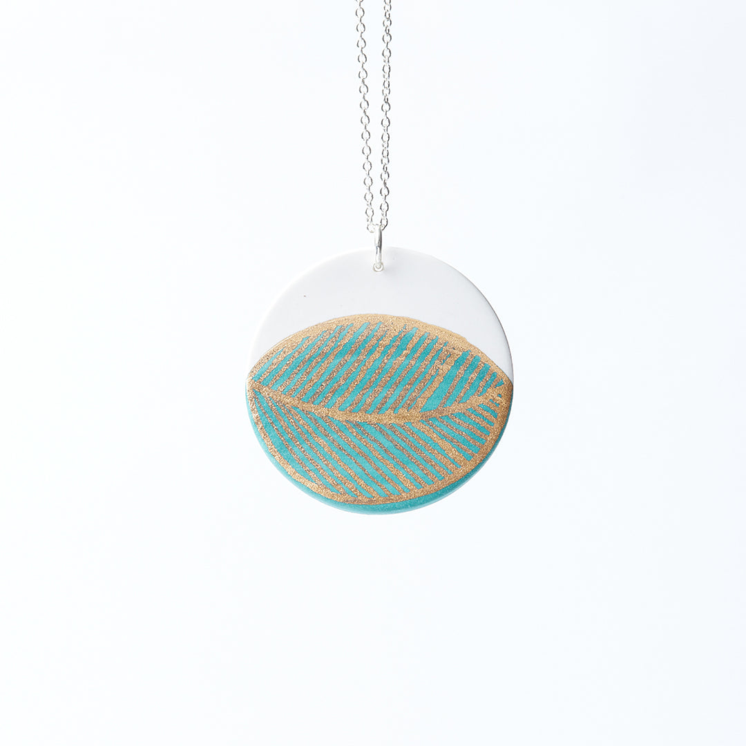 Porcelain Pendant – Gold Leaf