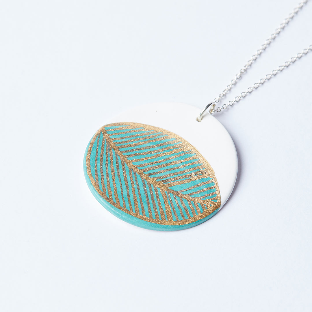 Porcelain Pendant – Gold Leaf