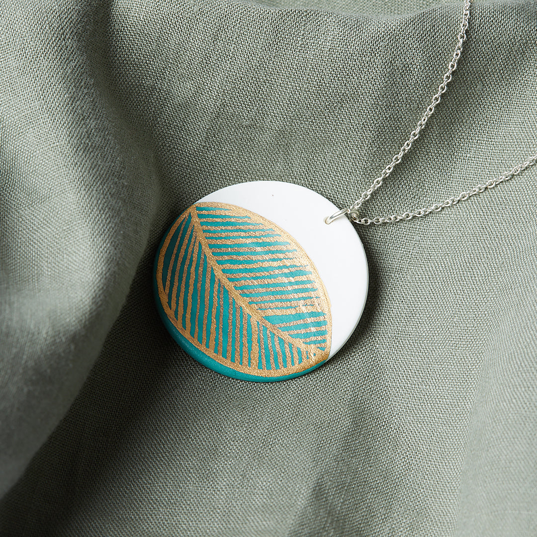 Porcelain Pendant – Gold Leaf
