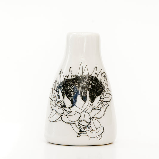 Short Vase – King Protea